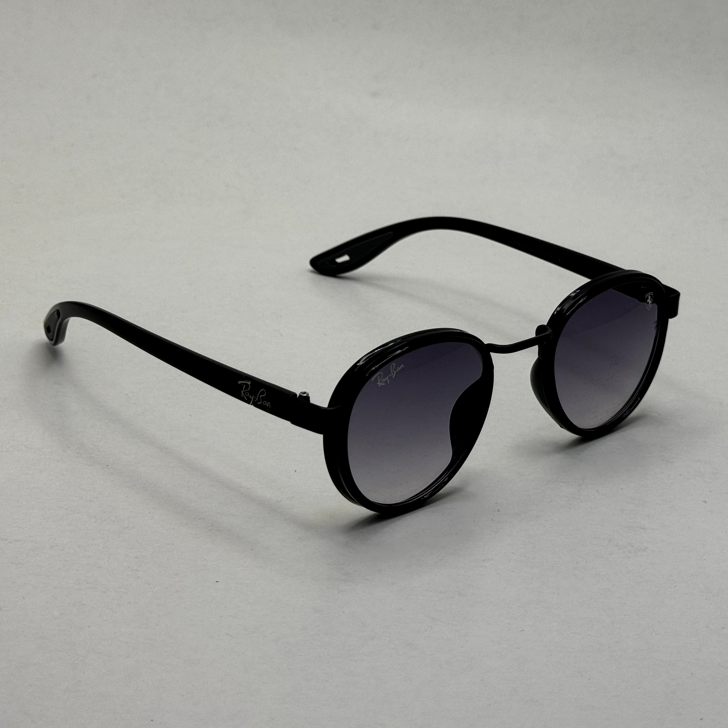 عینک آفتابی گرد ریبن فراری مشکی با پک کاملRayban Ferrari RB3705
