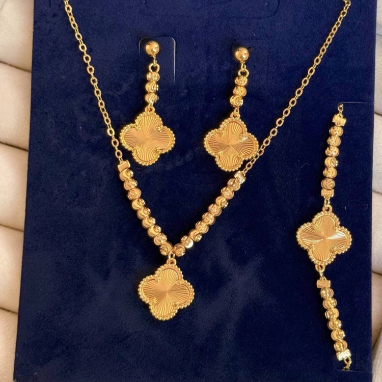 سرویس ونکلیف آلبرنادو با آبکاری طلا دقیقا طرح نمونه طلا