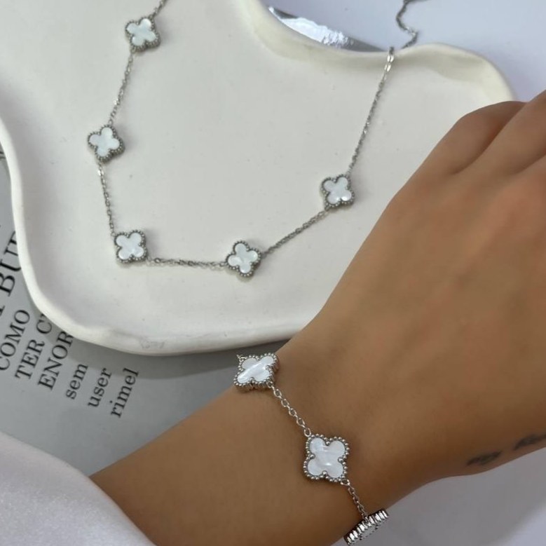 ست دستبند و گردنبند طرح ونکلیف Van Cleef رنگ ثابت با کیفیت بالا کد zmc (پس کرایه)