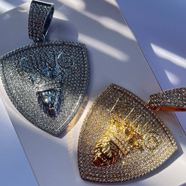 گردنبند پلاک فول نگین کاری شده طرح دلار رنگ ثابت با کیفیت بالا کد zel (پس کرایه)