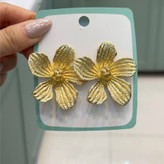 گوشواره آبکاری نقره مینیمال گل رنگ کاملا ثابت کد gy (پس کرایه) (پس کرایه)