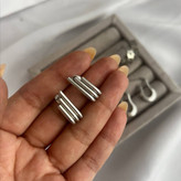 گوشواره استیل زنانه طرح کارتیر نقره ای تنوع طرح رنگ ثابت کد tj (پس کرایه)