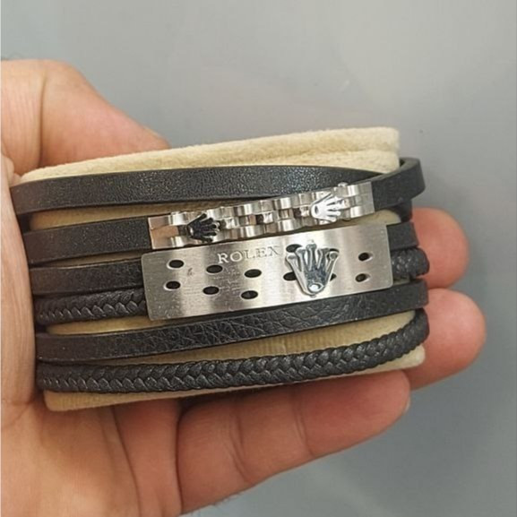 دستبند چرمی قفل و پلاک استیل مردانه ورساچ Versace کیفیت چرم عالی تنوع طرح رنگ ثابت کد bn (پس کرایه)