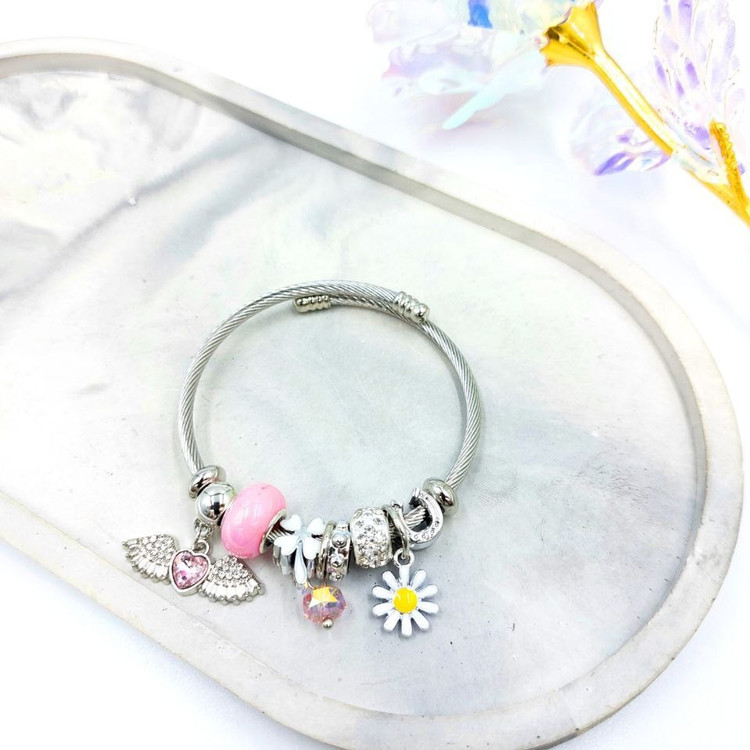 دستبند زنانه طرح پاندورا آویز دار در تنوع طرح و رنگ رنگ ثابت کد mp (پس کرایه)