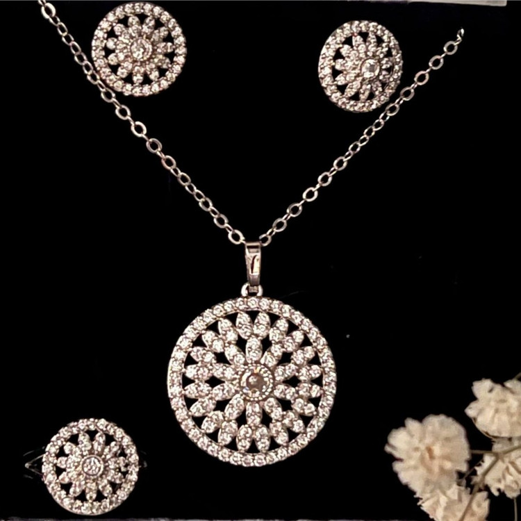 نیم ست گردنبند و گوشواره طرح جواهری نگین دار زنانه طرح آویز اشکی تنوع طرح رنگ ثابت کد ki (پس کرایه)