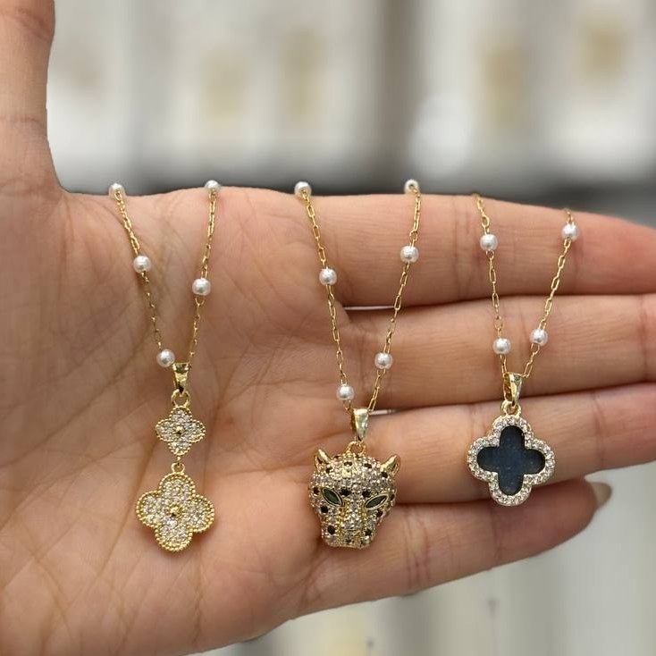 گردنبند و آویز پلاک مرواریدی طرح صدف و قلب و گل ونکلیف vancleefنگین تنوع طرح رنگ ثابت کد gy