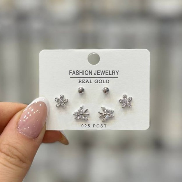 گوشواره طرح جواهری طرح دایره تو خالی و پروانه و نگین سه جفتی تنوع طرح رنگ ثابت کد gy