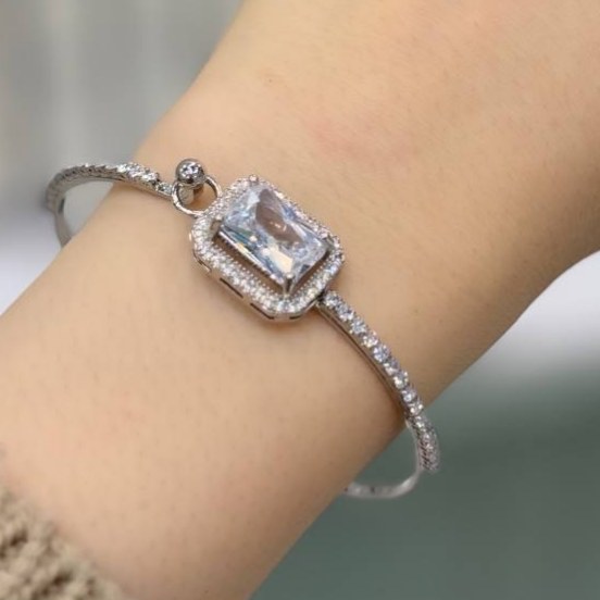 دستبند النگویی و بنگل زنانه طرح جواهری طرح دو لاین گل ونکلیف تنوع طرح رنگ ثابت کد gy