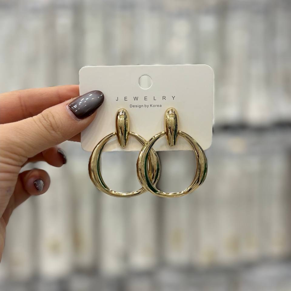 گوشواره فشن زنانه و دخترانه مینیمال دفرمه طرح برگ آویز رنگ ثابت تنوع مدل کدgy