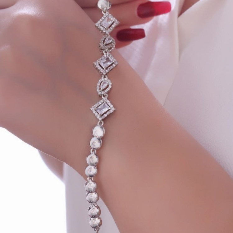 دستبند زنانه فول نگین جواهری MC jewelry پهن مخراج کاری بدون ریزش نگین رنگ کاملا ثابت کد MP
