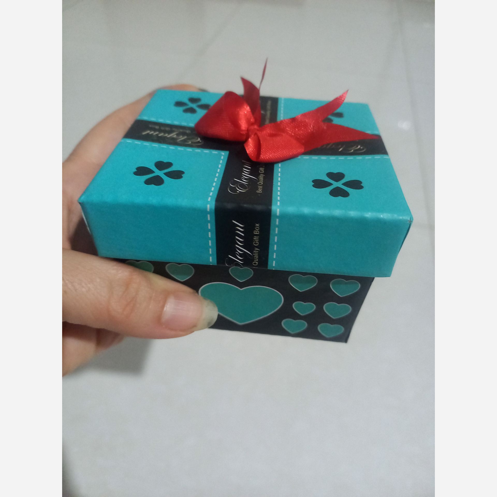 ست ساعت زنانه و 3 عدد دستبند رو حلقه رنگ نقره ای مارک RQLEX