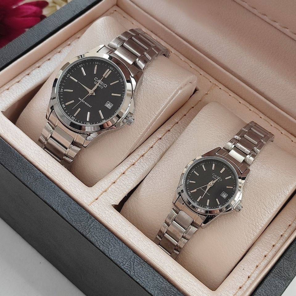 ست ساعت مچی زنانه و مردانه قیمت ست کاسیو استیل تاریخدار موتور ژاپن مارک معروف CASIO نمونه درجه یک ارسال رایگان