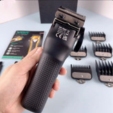 ماشین اصلاح وی جی ار مدل vgr v 137 بسیار پر قدرت و با کیفیت.