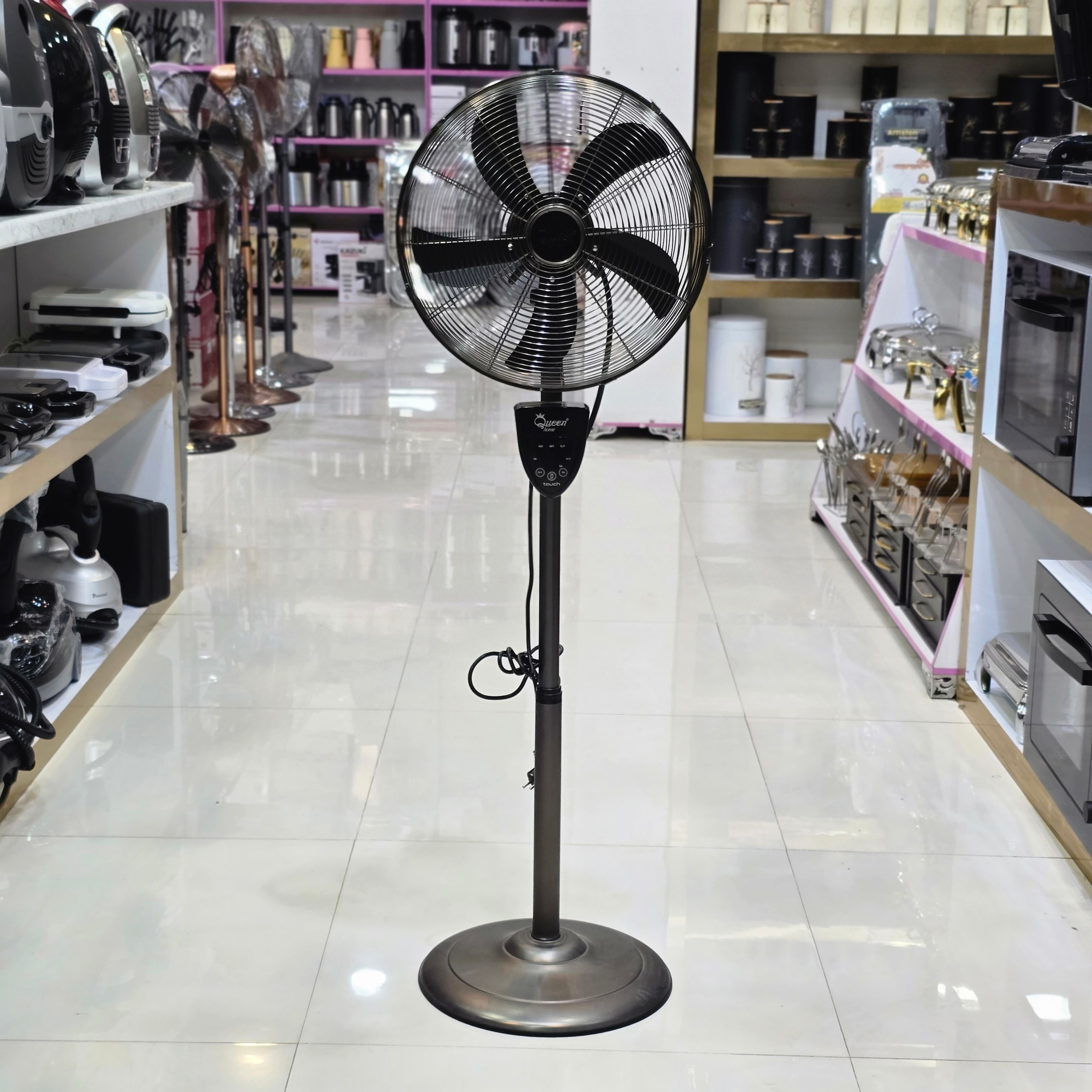 پنکه ایستاده کوئین هوم مدل QH-6680 ریموت دار 5 پره با ارسال رایگان