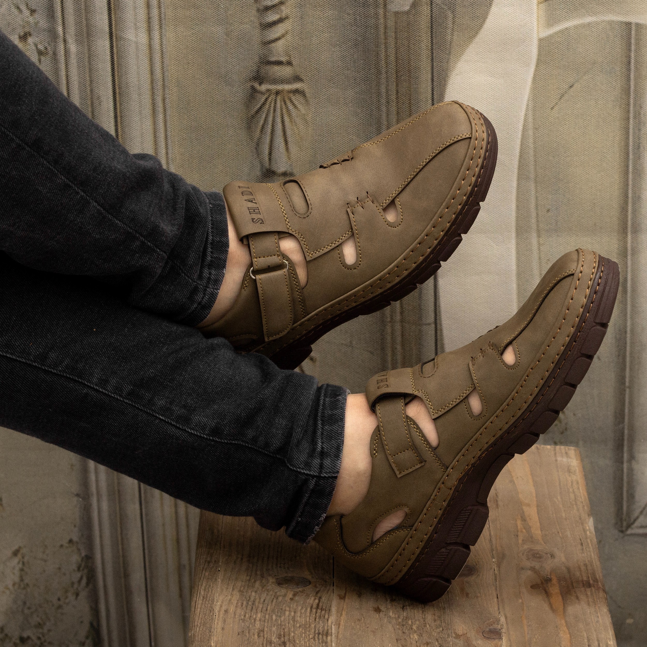 کفش مردانه تابستانی چسبی مدل برمودا رنگ سدری (پس کرایه)