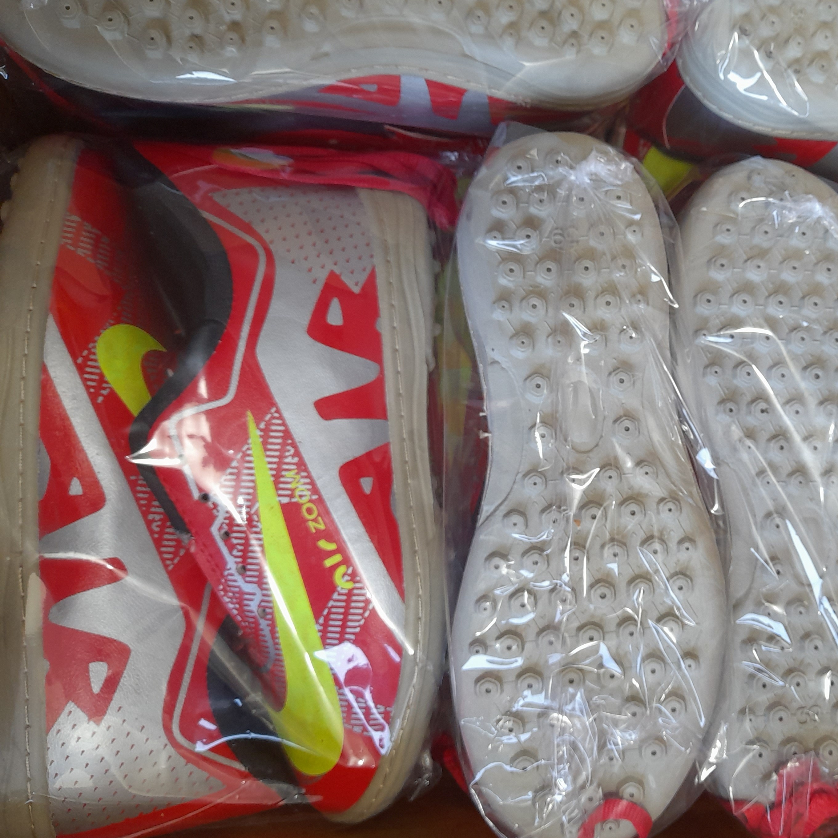 کتانی فوتبال ورزشی کتانی هزار استوک اسپرت چمن مصنوعی کفش ورزشی کتانی چمن مصنوعی
