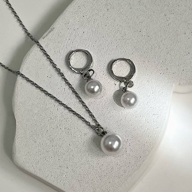 گوشواره مروارید نقره ای گالری هیما